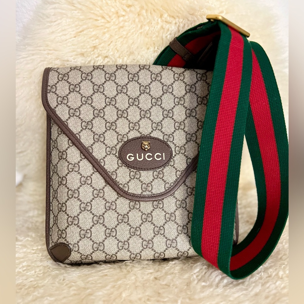 Gucci Neo Vintage GG Supreme Medium Messenger Bag *EUC*